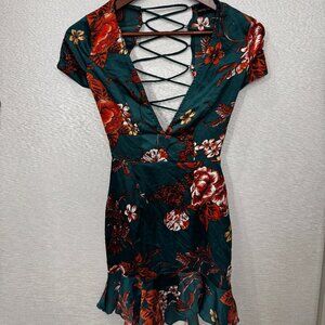 Pretty Little Thing Green Floral Dress Womens Size 0 Lace Up